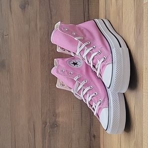 Converse platform High Top Brand new.